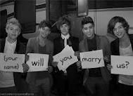 Uhh svi  ali najviše bih voljela da me Harry ili Liam zaprose :P