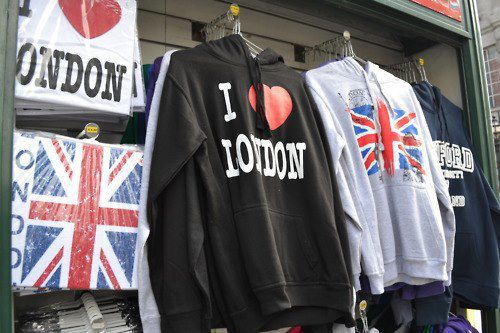 na ulicama londona stvarno imaju dobre majice